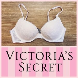💋 Victoria's Secret Very Sexy Push Up Bra 😍